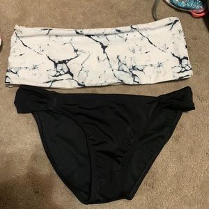Cupshe Bikini Top & Black bottoms